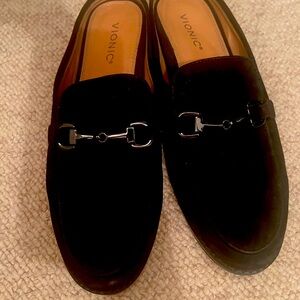 New women’s size 11 miles